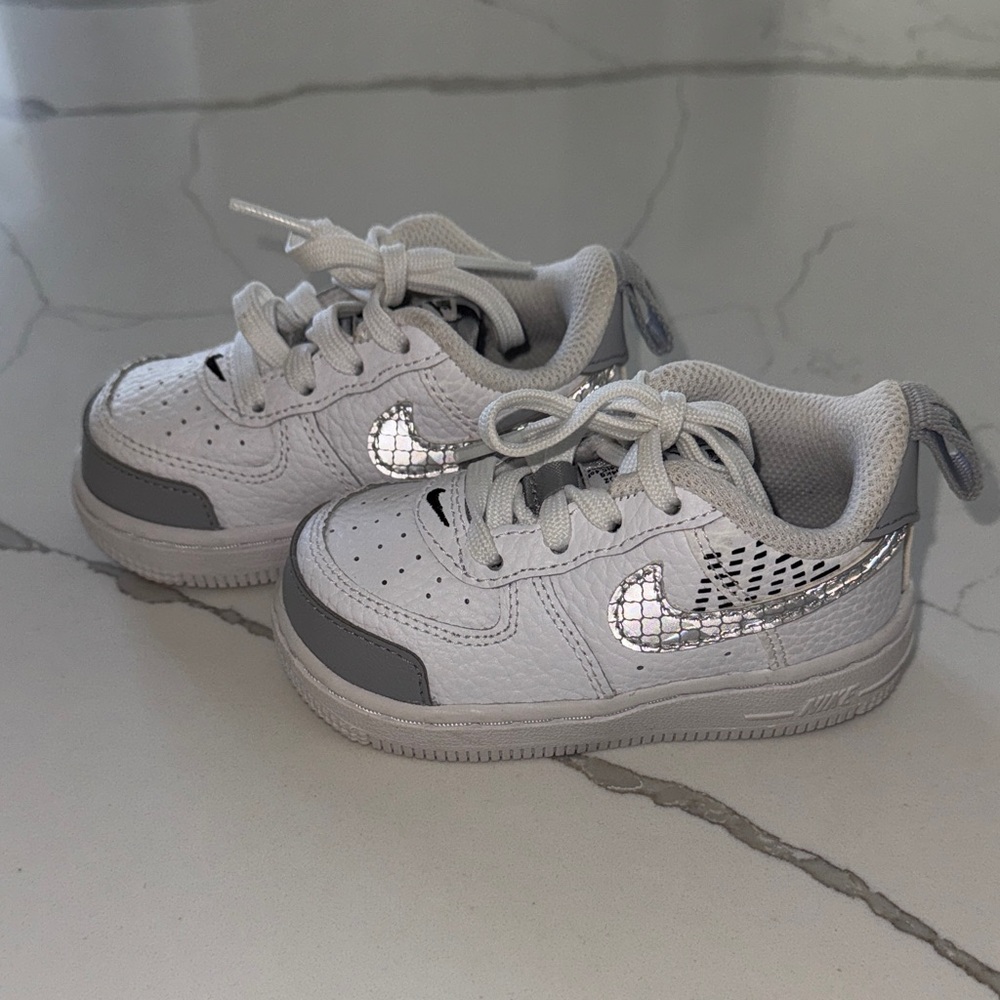Nike Toddler or Little Kids Force 1 // White and Silver Sneakers - LIKE NEW